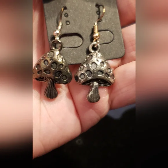Mushroom Earrings, Very Cool, Very Unusual! French Wires. NWOT. 1" Approx. Cute! - Picture 3 of 4